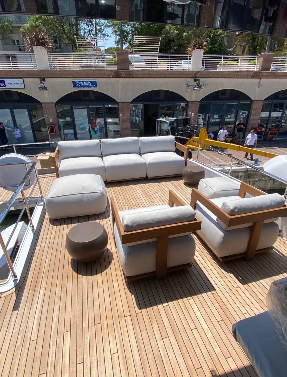 2023 FERRETTI YACHTS 780 